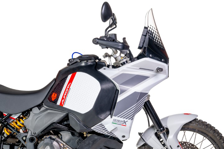 Plastic tank and filter kit for Ducati DesertX